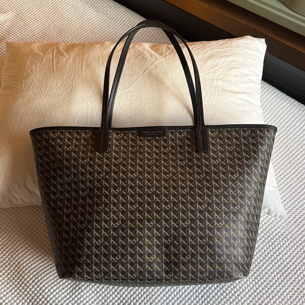 Tory Burch Ever-Ready Zip Tote - Black - includes detachable pouch